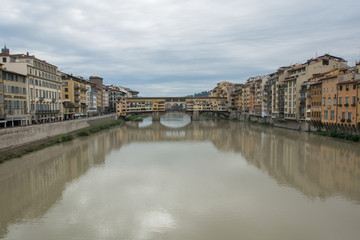 Fototapeta na wymiar FLORENCE, ITALY- OCTOBER 23 ,2016: View of medieval stone bridge