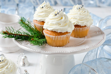 Christmas cupcakes with cream cheese