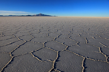 Fototapeta na wymiar Salar de Uyuni, salt lake, is largest salt flat in the world, altiplano, Bolivia, South America