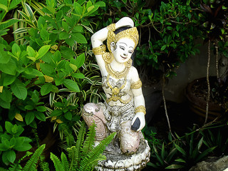 statue woman female asia thai garden old culture