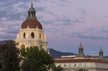 Fototapeta na wymiar The Pasadena City Hall at twilight (dusk).