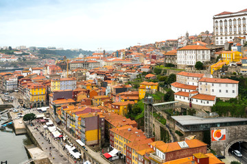 Fototapeta na wymiar PORTO, PORTUGAL - February 23, 2016. Street view of old town Por