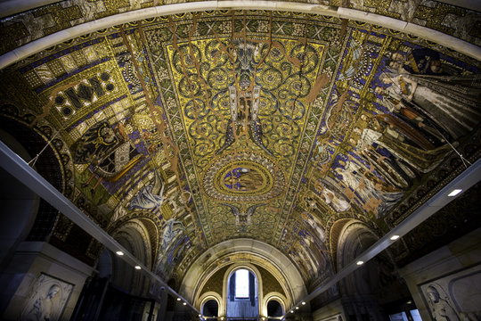 Deckenmosaik in der Kaiser-Wilhelm-Ged&auml;chtniskirche in Berlin