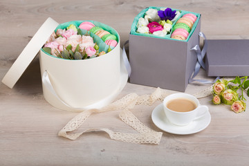 Flower box with macaron cookies