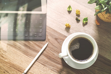Coffee cup and Digital table dock smart keyboard,vase flower her