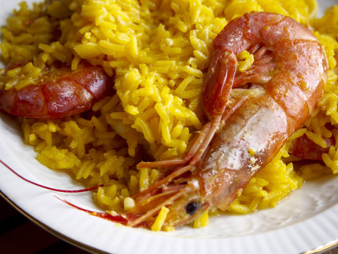 Yellow rice with shrimps