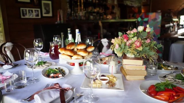 Wedding table decor and food
