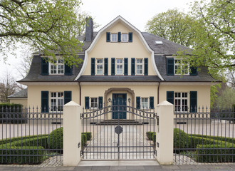 Friedrich-Wilhelm-Straße 14-16, Bonn