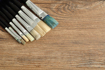 A group of paint brushes