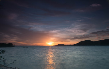 Naklejka premium Sunset at Yo Island, Songkhla, Thailand