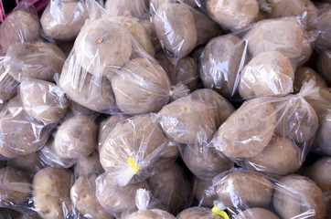 袋入りじゃがいも