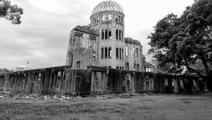 Fototapeta premium Kopuła Bomby Atomowej, Ruiny Prefektury Przemysłowej Hiroszimy