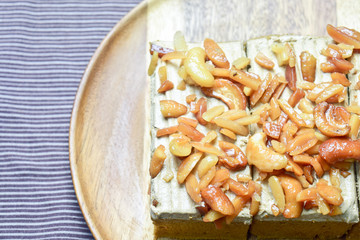 peanut and cashew nut cake