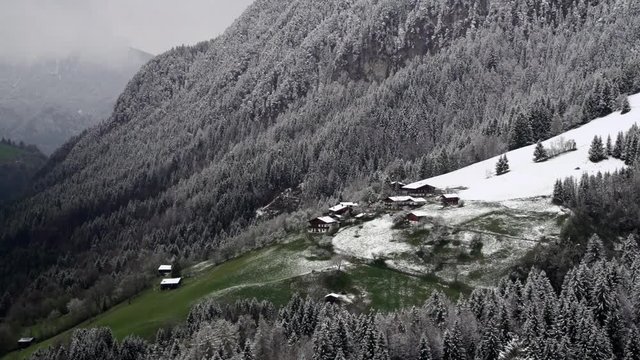 Wintereinbruch in den Alpen - Wildsch&ouml;nau