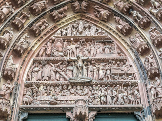 Art architecture of Notre dam of Strasburg