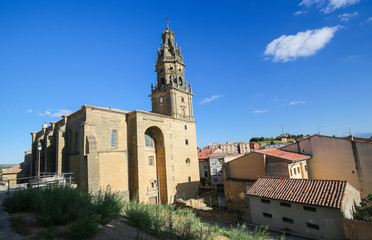 Fototapeta na wymiar Saint Thomas Church in Haro, La Rioja, Spain