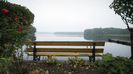 Obraz premium Bank am See