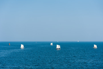 Obraz premium Sailboats sailing on the Black Sea in Varna Bulgaria