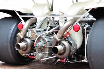 ツインターボエンジン