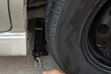 Change the wheels for  Car wheel repair .