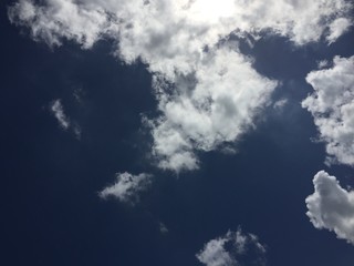 Obraz premium Beautiful dark blue sky and cloud