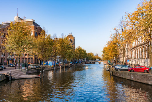 オランダ・アムステルダムの運河のある風景