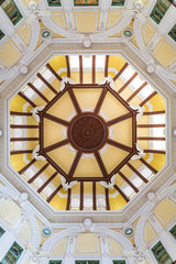 東京駅・丸の内南口のドーム天井の装飾