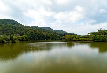 Fototapeta na wymiar 糸島の溜池　池
