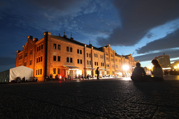 Dusk of a red brick warehouse / 夕暮れ時の赤レンガ倉