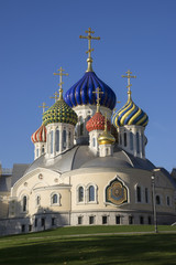 Fototapeta na wymiar Церковь Игоря Черниговского в Переделкино.