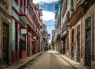 Zelfklevend Fotobehang Havana Oude straat in het centrum van Havana - Havana, Cuba
