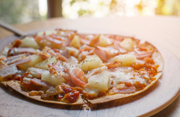 pizza hawiian, vintage effect