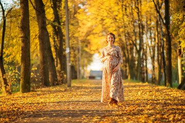 Fototapeta premium Pregnant female in autumn