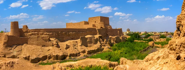 Papier Peint photo Travaux détablissement Ancienne forteresse d& 39 argile sur la ville de Meybod en Iran