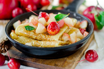 Thin Crepes with caramelized apples