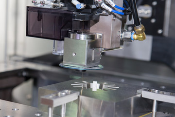 High precision CNC wire cut machine working