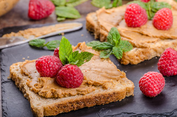 Toast with peanut butter and berries