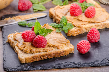 Toast with peanut butter and berries