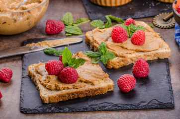 Toast with peanut butter and berries