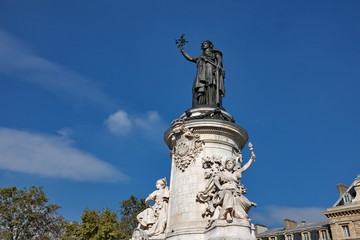 Fototapeta na wymiar Statue de la république. Place de la République, Paris.