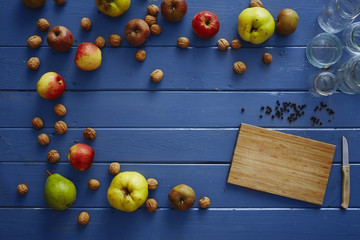 Naklejka na ściany i meble Apfel Quitte Nuss Chutney Vorbereitung