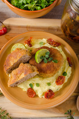 Minced meat schnitzel with cheese