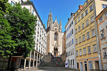 Fototapeta premium View of the street in historical centre of Vienna