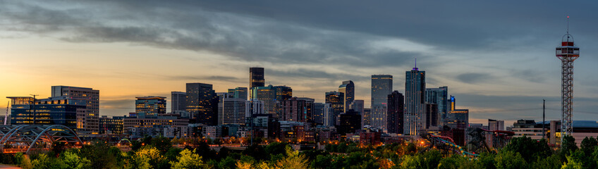 Fototapeta na wymiar Denver skylline in the early morning