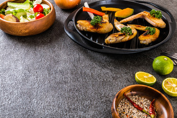 チキン 料理イメージ