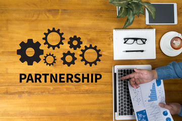 PARTNERSHIP Strategic Partnership on the gearwheels