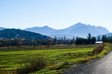 Obraz premium paysage et montagnes des Hautes Alpes