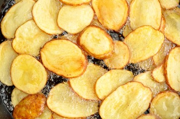 Fried potatoes in oil