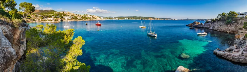 Foto op Plexiglas Spanje Kustlijn Panorama Middellandse Zee Mallorca Cala Fornells © vulcanus
