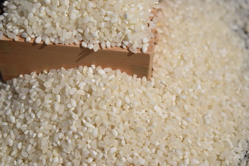 桝に入れた新米